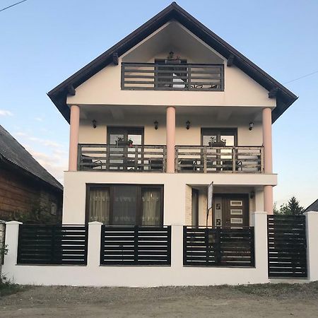 منزل الضيف Casa Bianca Oncesti المظهر الخارجي الصورة